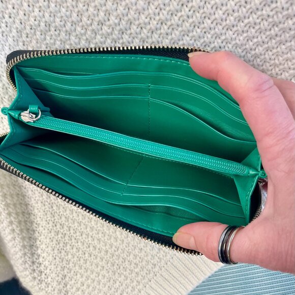 Signature Coach Wallet with New York Landmarks - Picture 2 of 3